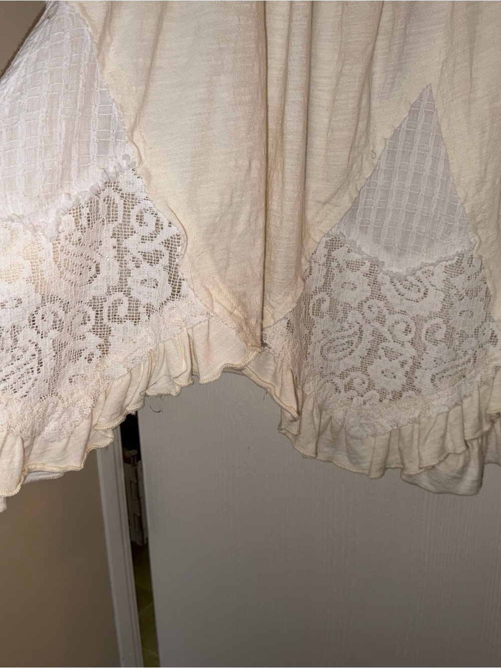 Oli & Hali Cream Lace-Panel Flutter Sleeve Blouse - Picture 4 of 11